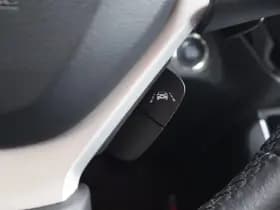 Suzuki S-Cross thumbnail 38