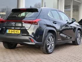 Lexus UX thumbnail 2