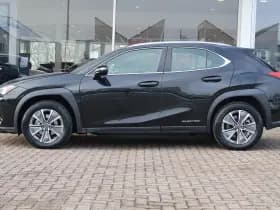 Lexus UX thumbnail 15