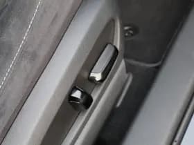 Lexus UX thumbnail 18