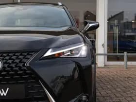 Lexus UX thumbnail 9