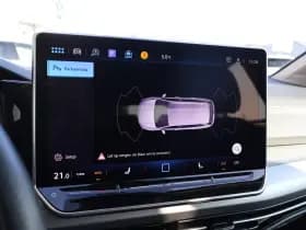 Volkswagen Golf thumbnail 25