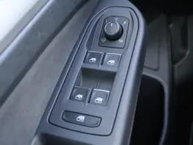 Volkswagen Golf thumbnail 28