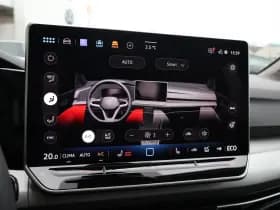 Volkswagen Golf thumbnail 42