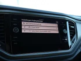 Volkswagen T-Roc thumbnail 31