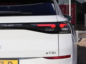 Volkswagen T-Roc thumbnail 10