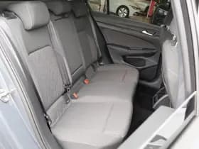 Volkswagen Golf thumbnail 17