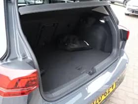 Volkswagen Golf thumbnail 18