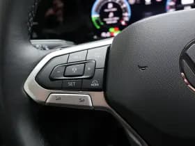 Volkswagen Golf thumbnail 22