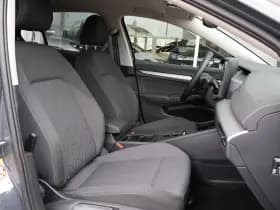Volkswagen Golf thumbnail 4