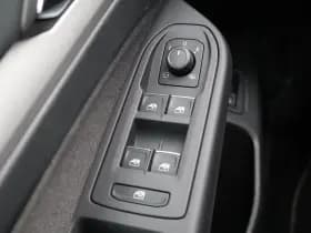 Volkswagen Golf thumbnail 31