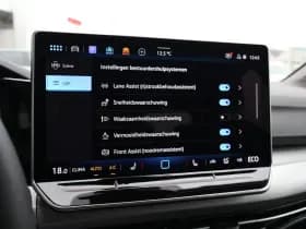 Volkswagen Golf thumbnail 35