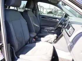 Volkswagen T-Roc thumbnail 4