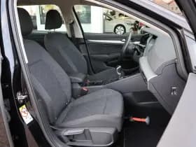 Volkswagen Golf thumbnail 4
