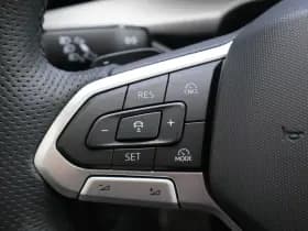 Volkswagen Golf thumbnail 24