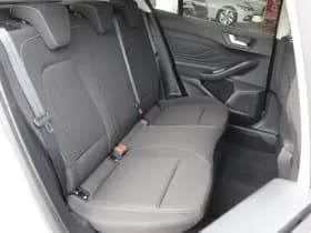 Ford Focus thumbnail 16