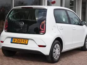 Volkswagen Up! thumbnail 2