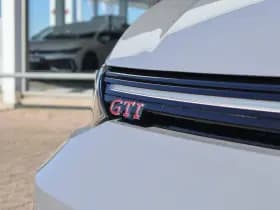 Volkswagen Golf thumbnail 38