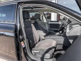 Volkswagen Passat thumbnail 15