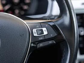 Volkswagen Passat thumbnail 25