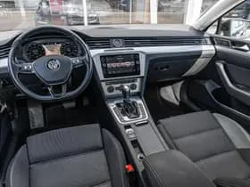 Volkswagen Passat thumbnail 33