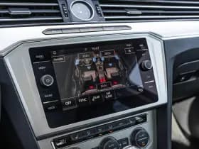Volkswagen Passat thumbnail 43