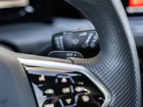 Volkswagen Golf thumbnail 38