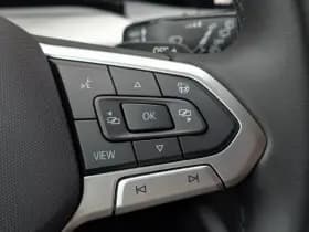 Volkswagen Golf thumbnail 24