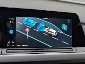 Volkswagen Golf thumbnail 33