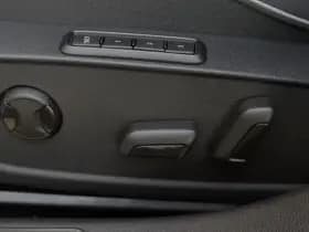 Volkswagen Golf thumbnail 24