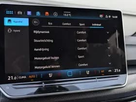 Volkswagen Golf thumbnail 51