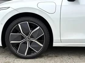 Volkswagen Golf thumbnail 13