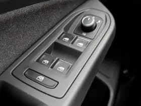 Volkswagen Golf thumbnail 29