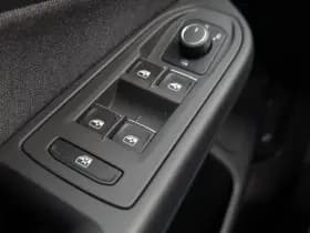 Volkswagen Golf thumbnail 28