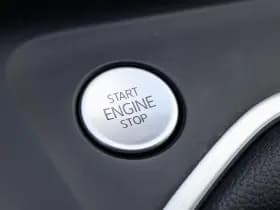Volkswagen Golf thumbnail 32