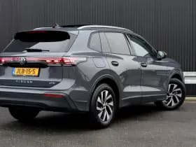 Volkswagen Tiguan thumbnail 3