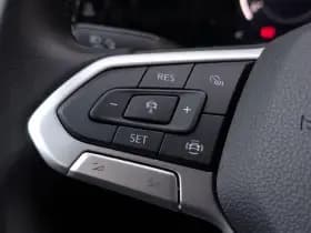 Volkswagen Golf thumbnail 22