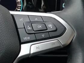 Volkswagen Golf thumbnail 23