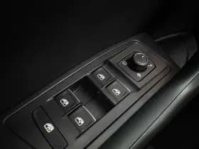 Volkswagen T-Roc thumbnail 34