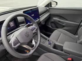 Volkswagen T-Roc thumbnail 17