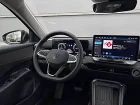 Volkswagen T-Roc thumbnail 6