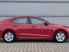Škoda Octavia thumbnail 3