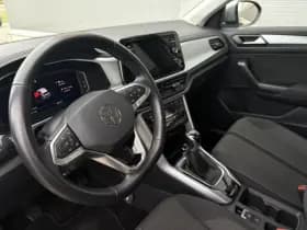 Volkswagen T-Roc thumbnail 19