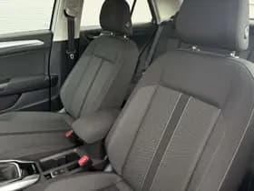 Volkswagen T-Roc thumbnail 4