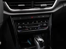 Volkswagen T-Roc thumbnail 24