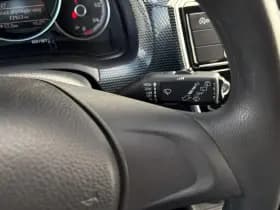 Volkswagen Up! thumbnail 25