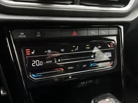 Volkswagen T-Roc thumbnail 31
