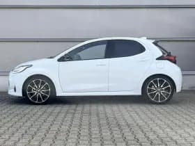 Toyota Yaris thumbnail 13