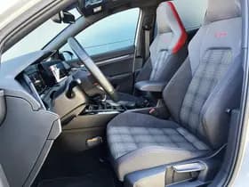 Volkswagen Golf thumbnail 4