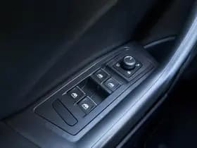 Volkswagen T-Roc thumbnail 45